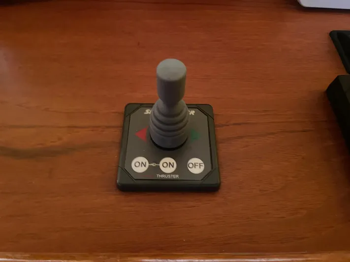 Endurance Yacht Photos Pics Joystick control panel on 2006 Duffy Pilothouse Fast Trawler boat.