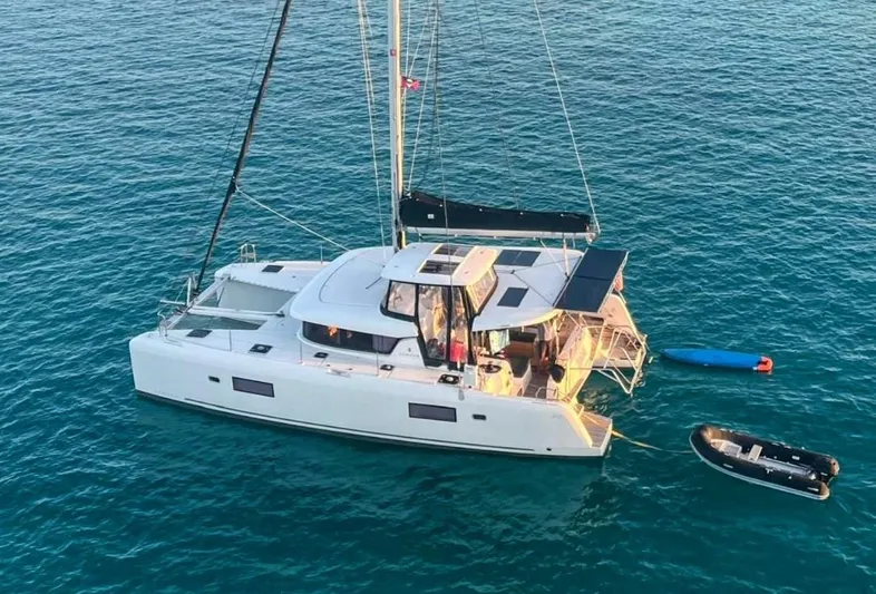 Solace Yacht Photos Pics 