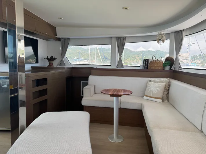 Solace Yacht Photos Pics 