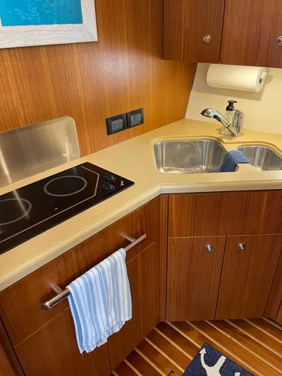 Gonzo Yacht Photos Pics 