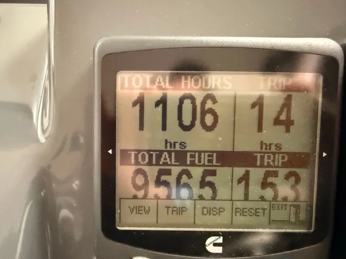 Gonzo Yacht Photos Pics Display of a 2004 Tiara Yachts 42 Open showing hours and fuel usage.