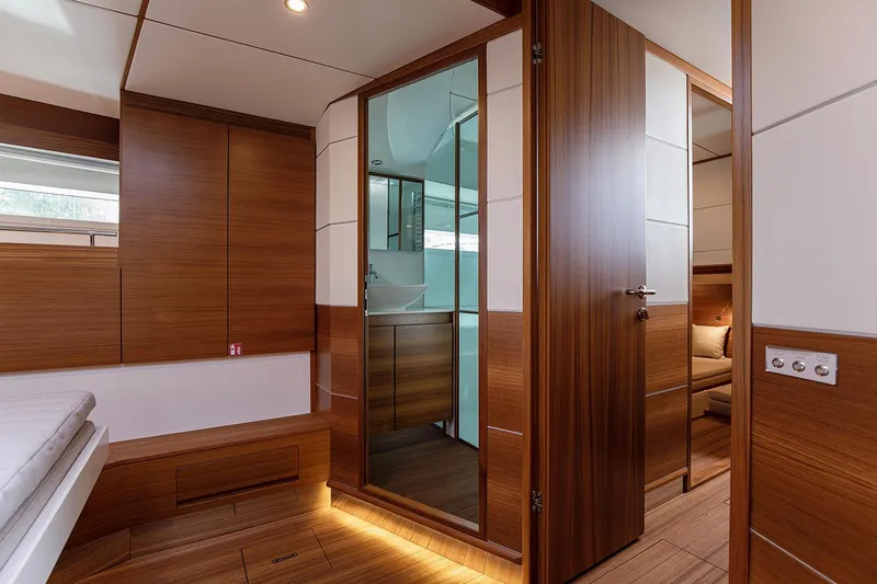  Yacht Photos Pics Manufacturer Provided Image