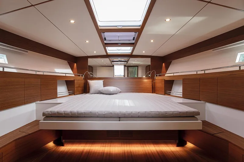  Yacht Photos Pics Manufacturer Provided Image