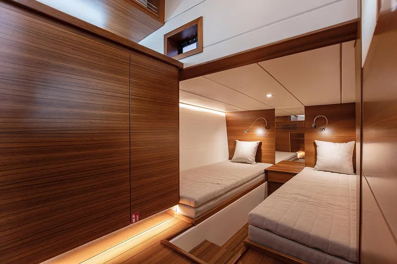  Yacht Photos Pics Manufacturer Provided Image