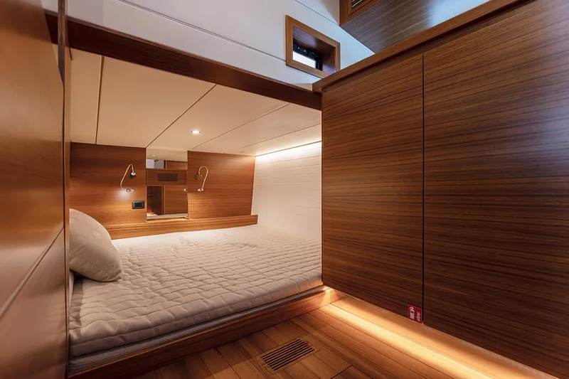  Yacht Photos Pics Manufacturer Provided Image