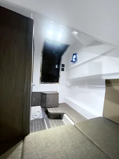  Yacht Photos Pics Interior cabin of 2025 Ranieri CAYMAN 28 EXECUTIVE boat with modern design.