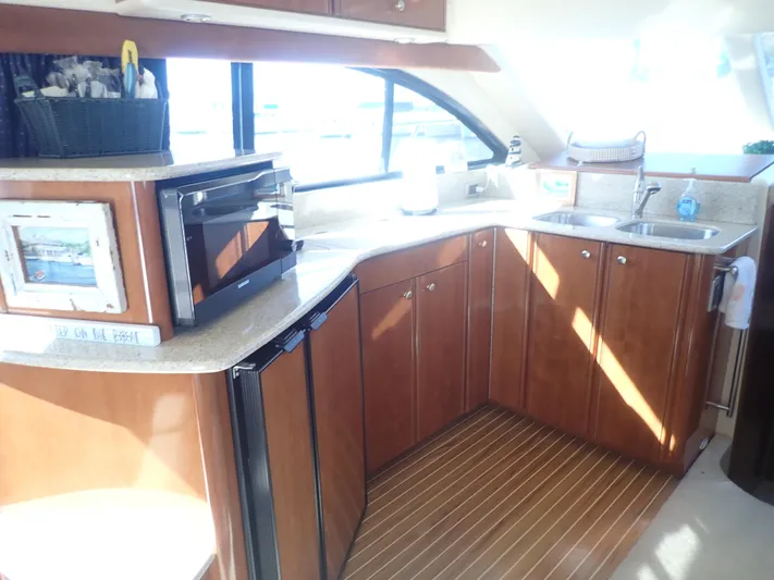 411 Meridian Yacht Photos Pics 