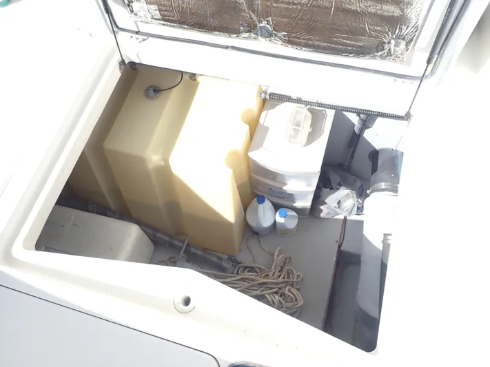 411 Meridian Yacht Photos Pics 