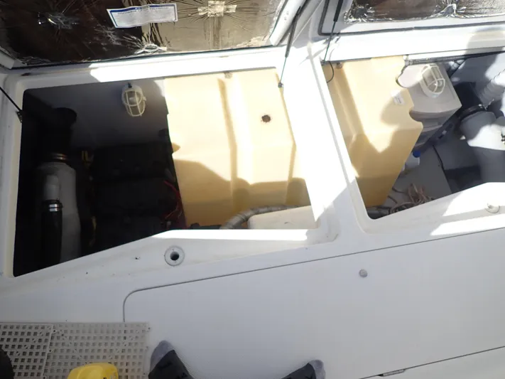 411 Meridian Yacht Photos Pics 