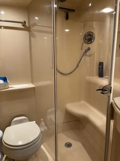 411 Meridian Yacht Photos Pics 