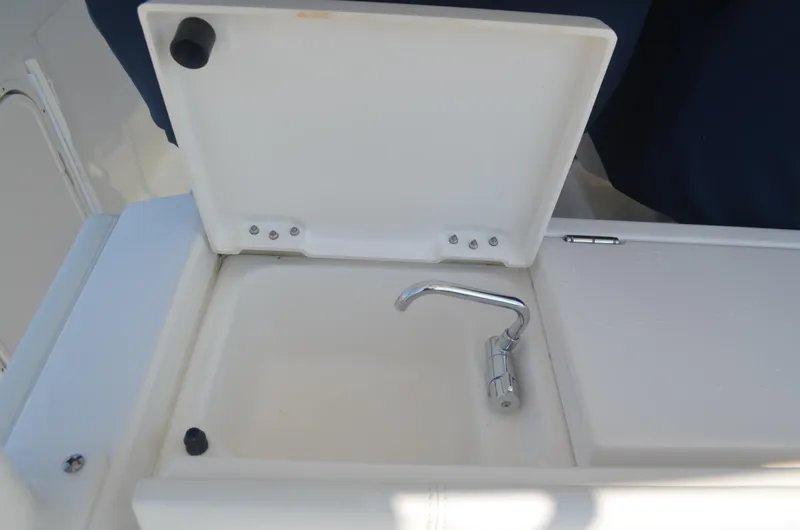 Trade-in Yacht Photos Pics Cockpit sink