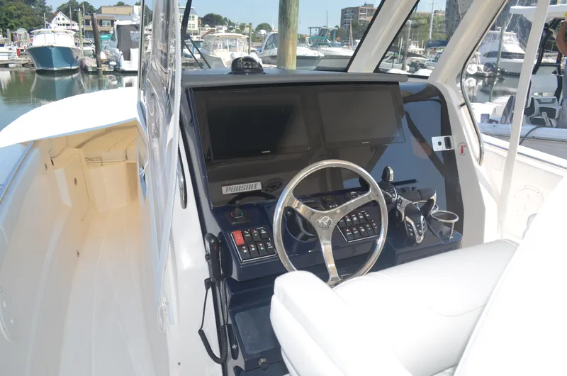 Trade-in Yacht Photos Pics Helm