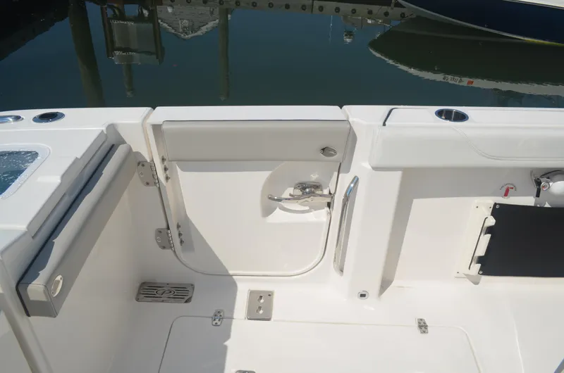 Trade-in Yacht Photos Pics Side boarding door