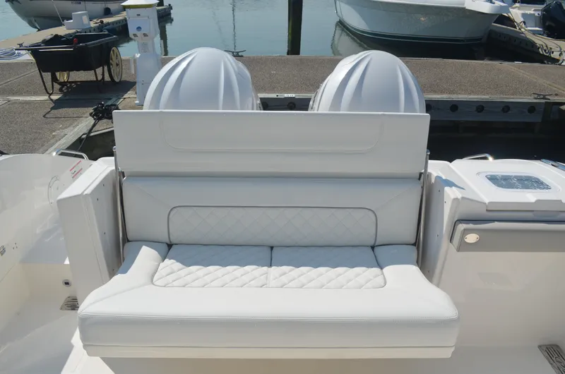Trade-in Yacht Photos Pics Transom seat out