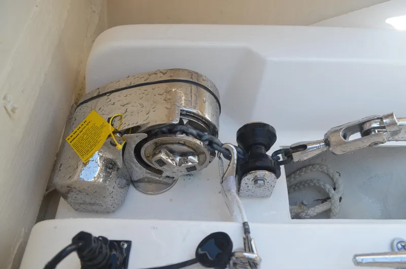 Trade-in Yacht Photos Pics Windlass