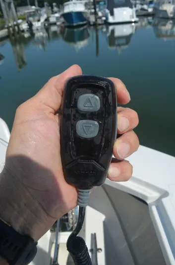 Trade-in Yacht Photos Pics Windlass remote