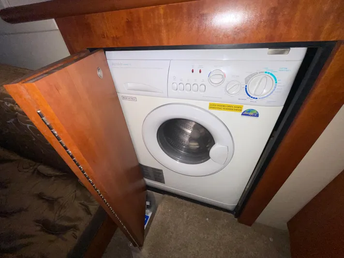 Summer Girl Yacht Photos Pics 