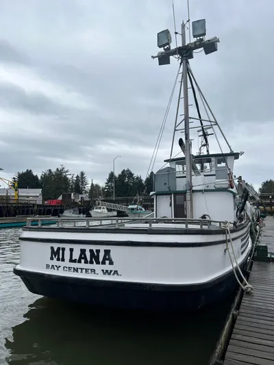 Mi Lana Yacht Photos Pics 