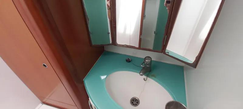 Kaskara Yacht Photos Pics Bathroom sink area on a 2007 Beneteau Oceanis Clipper 523 yacht.