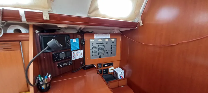 Kaskara Yacht Photos Pics Interior view of 2007 Beneteau Oceanis Clipper 523 yacht control panel and navigation equipment.