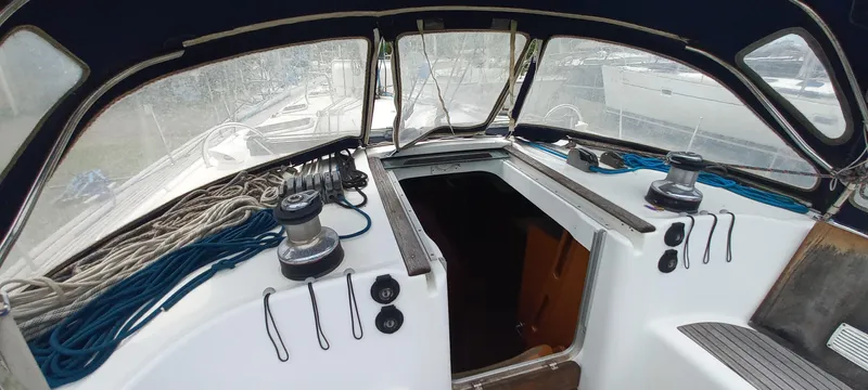 Kaskara Yacht Photos Pics Cockpit of 2007 Beneteau Oceanis Clipper 523 sailboat with ropes and winches visible.