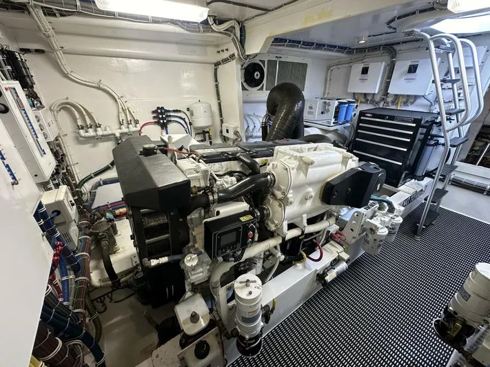 West Yacht Photos Pics 