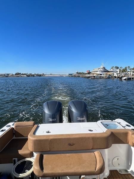 2020 Sea Hunt Gamefish 30 Forward Seating