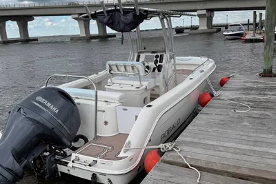 2015 Robalo R222 Center Console