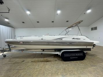 2007 Hurricane Fundeck 232 GS