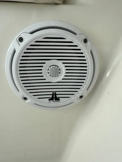 Drillin'n Billin Yacht Photos Pics JL Audio speaker on Regulator 28 boat, year 2017.
