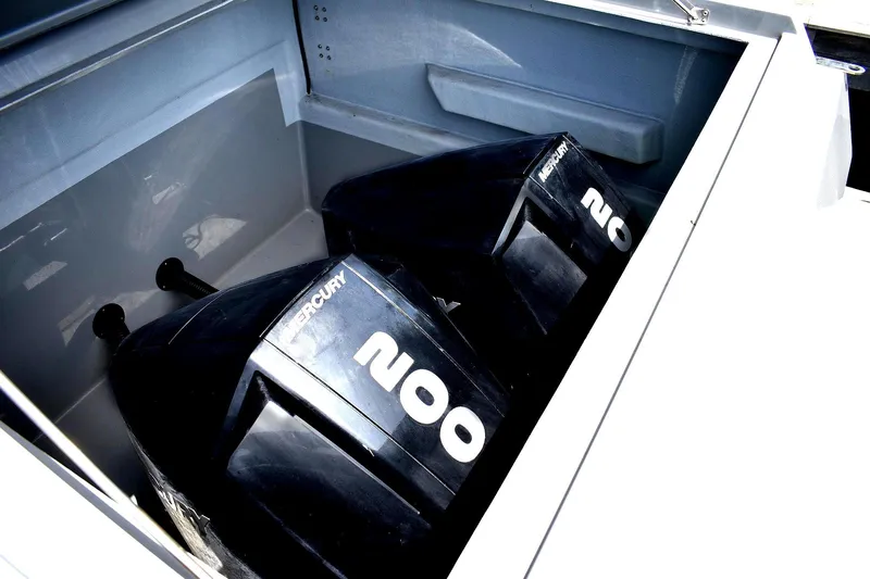  Yacht Photos Pics Twin Mercury 200 engines on 2022 De Antonio Yachts D28 Open.