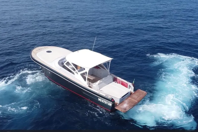  Yacht Photos Pics Rossocorsa 42 - DYachts