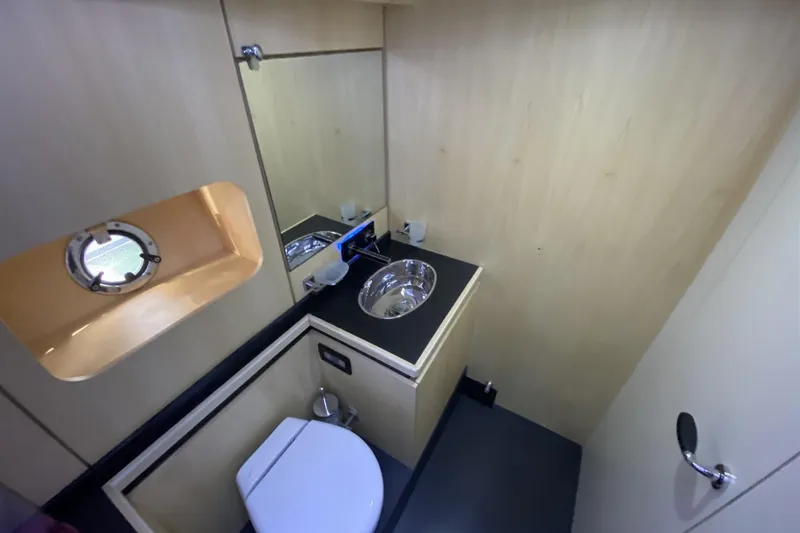  Yacht Photos Pics Rossocorsa 42 - DYachts