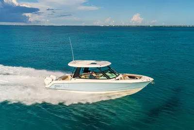 Boston Whaler 330 Vantage