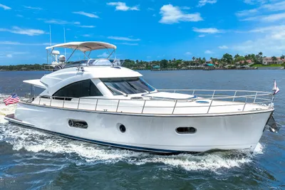 Riviera 54 Belize Daybridge