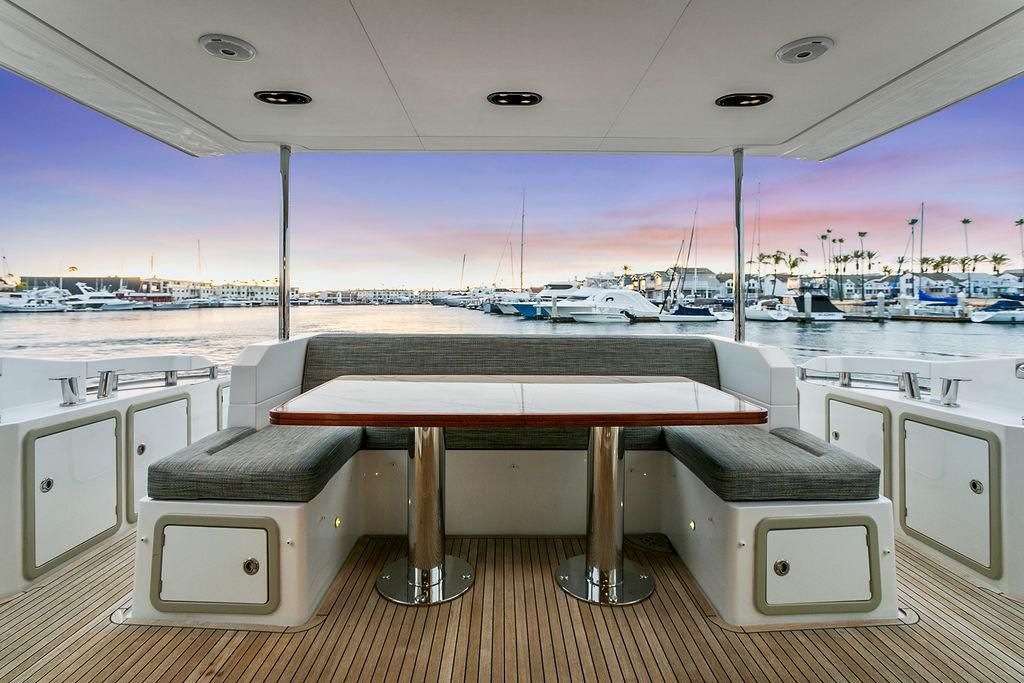 2020 Azimut 66 