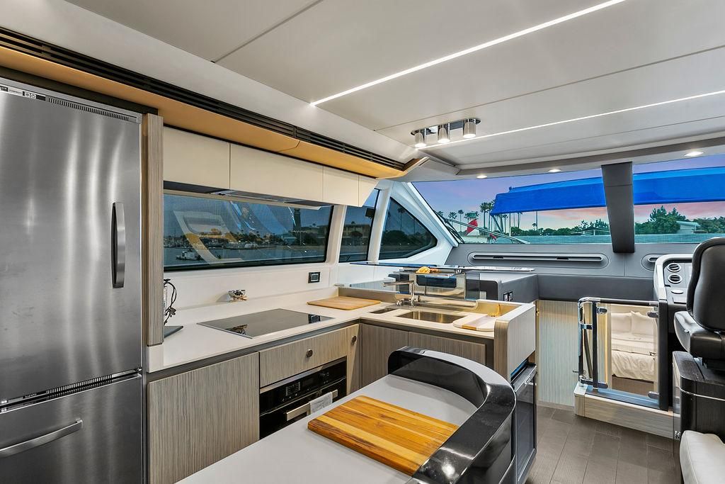 2020 Azimut 66 
