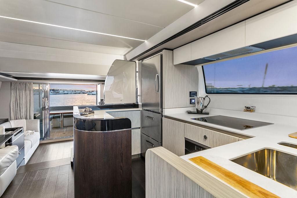 2020 Azimut 66 