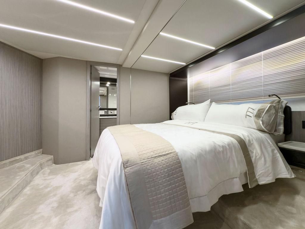 2020 Azimut 66 