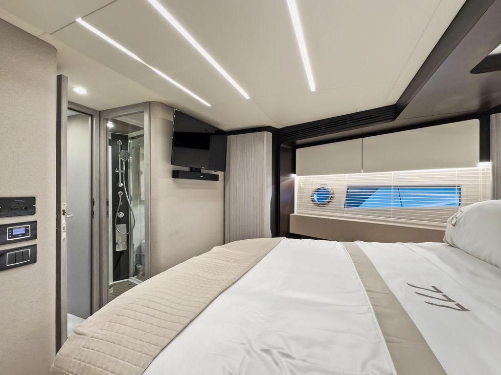 2020 Azimut 66 