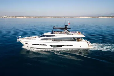 Ferretti Yachts 780