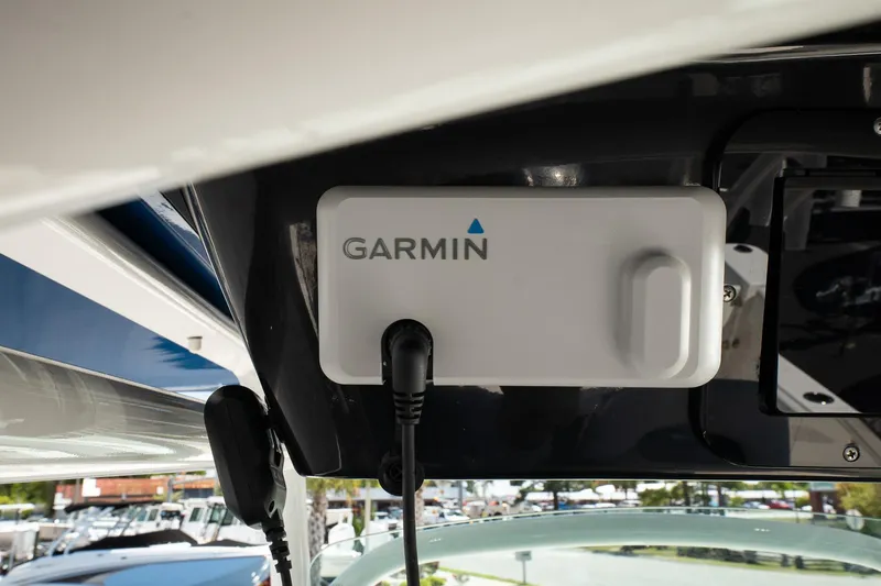  Yacht Photos Pics Garmin device installed on 2018 Wellcraft 302 Fisherman boat dashboard.