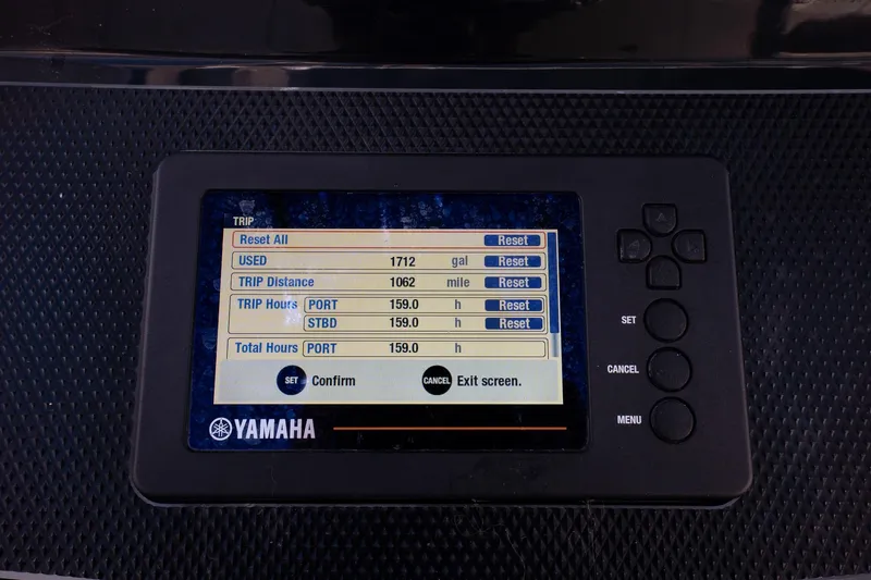  Yacht Photos Pics Yamaha display on 2018 Wellcraft 302 Fisherman showing trip data and settings.