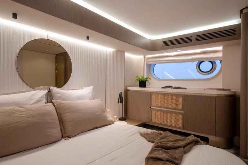  Yacht Photos Pics Luxurious cabin of the Azimut Magellano 60 yacht, year 2025.