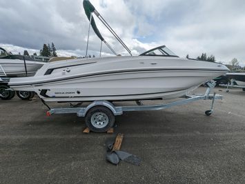 Bayliner VR5 Bowrider I/O