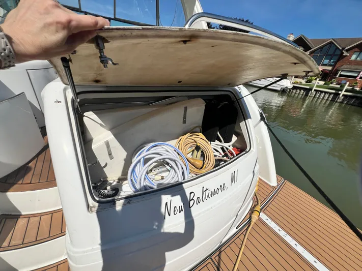 Gracie B Yacht Photos Pics Aft Trunk Space