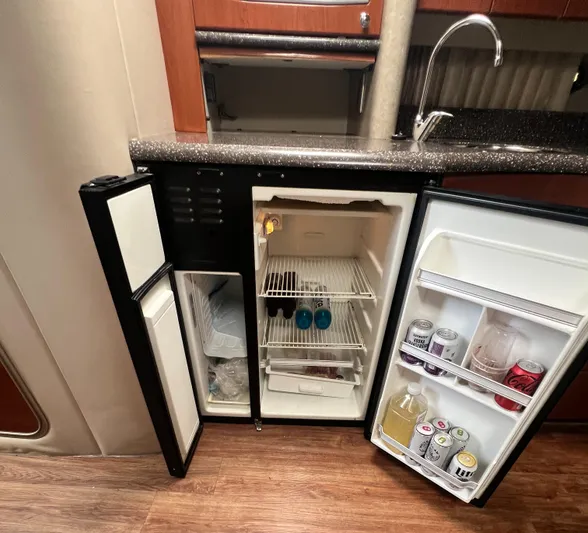 Gracie B Yacht Photos Pics Large Fridge and Freezer