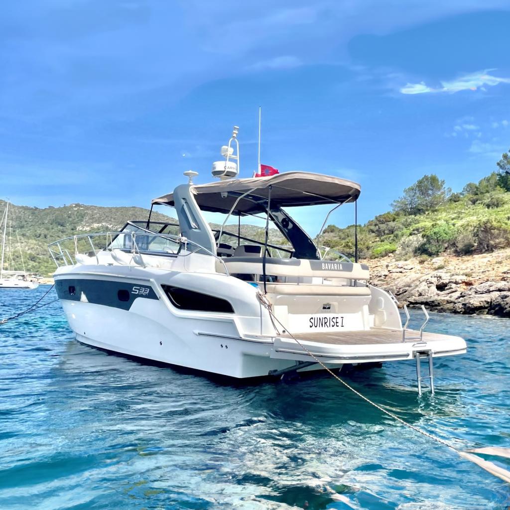 2015 Bavaria 330 Sport