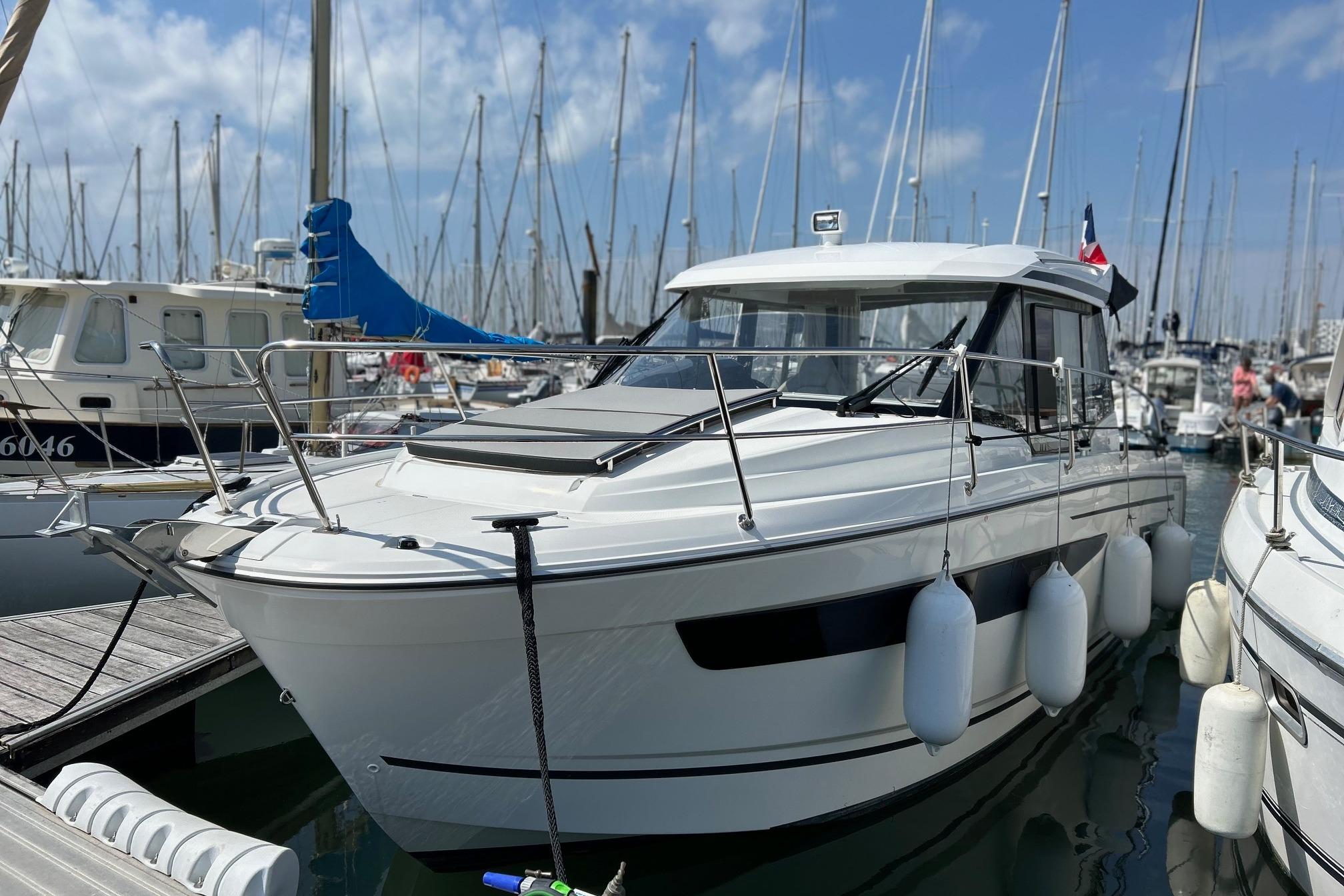 2022 Jeanneau Merry Fisher 895 Offshore