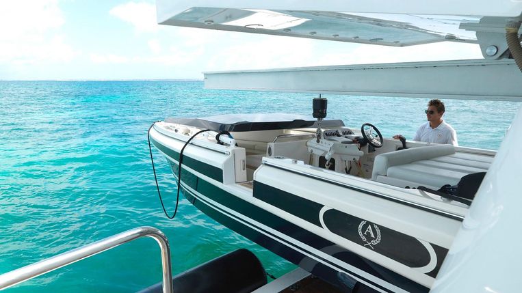 2003-205-1-codecasa-63m-motoryacht